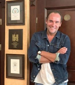 Известный актер Максим Аверин посетил Псковскую область