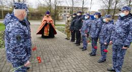 Память погибших в Великой Отечественной войне почтили в Пскове