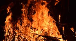 Во время поджара в доме 59 на Рижском проспекте в Пскове спасен один человек с ожогами и отравлением угарным газом