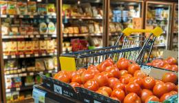Из-за высоких затрат продуктовых сетей на прием безнала цены в продуктовых магазинах могут вырасти
