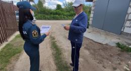 Сотрудники МЧС разъяснили жителям области требования пожарной безопасности