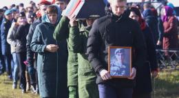 Сегодня в Мордовии простились с десантником Александром Рыбалко, который трагически погиб 2 октября во время учений в Псковской области