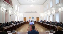 Заседание трехсторонней областной комиссии по регулированию социально-трудовых отношений прошло в Пскове