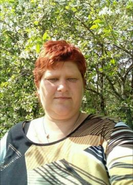 Мама с двумя детьми пропала в Псковском районе