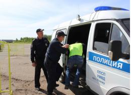 Псковские полицейские совместно с сотрудниками регионального управления Росгвардии и МЧС ровели учения на территории городского аэропорта