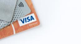 Сервис по снятию наличных на кассах запустила в России Visa 