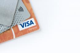 Сервис по снятию наличных на кассах запустила в России Visa 