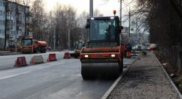 В Пскове на улице Коммунальной с опережением графика ведутся дорожные работы