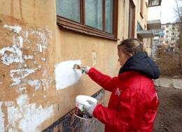 45 граффити с рекламой наркотиков закрасили в Пскове