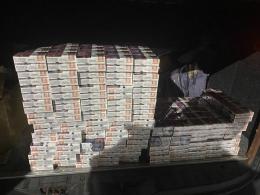 Немаркированную табачную продукцию и алкоголь обнаружили на юге Псковской области