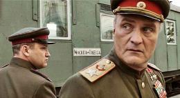С сегодняшнего дня по будням в 21.05 смотрите на Первом Псковском многосерийный фильм «Жуков» о легендарном маршале Победы