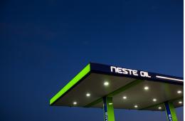 Финская компания Neste решила продать свою сеть заправок в России «Татнефти».