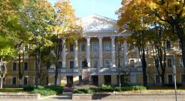 Сквер у Дома Советов отремонтируют за 518 тысяч рублей