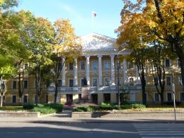 Сквер у Дома Советов отремонтируют за 518 тысяч рублей