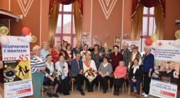 Псковский Красный Крест организовал юбилейные торжества для 85-летних псковичей из числа детей войны