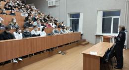 Дорожные полицейские провели для студентов семинар