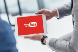 ВЦИОМ: большинство россиян активно пользуются YouTube
