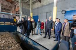 Завод по производству древесных топливных гранул открылся в Стругах Красных 