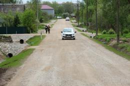 Дорогу к больничному городку отремонтировали в Острове по нацпроекту