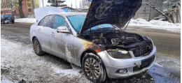 Автомобиль сгорел на улице Ижорского Батальона в Пскове