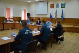 В Пскове рассмотрели вопросы обеспечения пожарной безопасности в образовательных учреждениях 