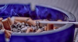 Курение стало вероятной причиной трех пожаров и одной смерти за минувшие сутки