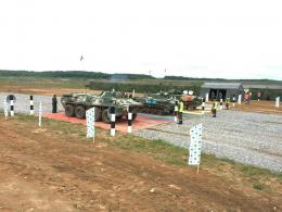 Российские десантники показали лучшее время в гонке преследования на боевых машинах на третьем этапе конкурса «Десантный взвод-2019»