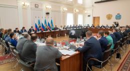 На стратегической сессии под руководством Михаила Ведерникова и Алексея Беспрозванных рассмотрен проект программы развития области 