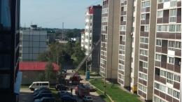 В Пскове в доме №14 по улице технической горит квартира