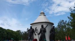 В сквере на проспекте Энтузиастов открыли памятник "Стражам границы"