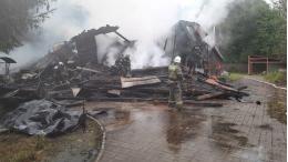 По факту гибели трех человек в гостевом доме в Подборовье возбудили уголовное дело