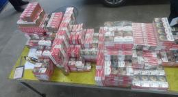 Около 1400 пачек сигарет и угольный самовар изъяли на пунктах пропуска Псковской области  