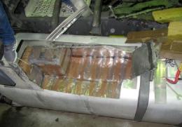 450 кг гашиша обнаружили в топливном баке грузового автомобиля сотрудники Псковской таможни