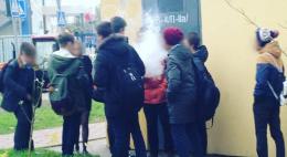Школьных медсестер обяжут сообщать в органы опеки об учениках, склонных к табакокурению, алкоголизму и наркомании