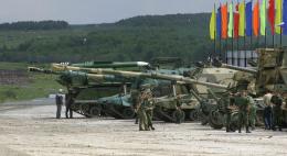 Военнослужащим и сотрудникам правоохранительных органов повысят оклады  на 4,3% с 1 октября