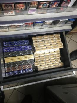 Более 4,5 тысяч нелегальных пачек сигарет пытались продать в псковском магазине