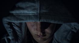 В отношении 32-летнего жителя Псковской области, грабившего подростков в Ленобласти, продолжается расследование уголовного дел