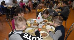 Добрые люди поддержали акцию Красного Креста «Подари обед ребенку - 2019»