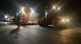 Более 10 км верхнего слоя асфальта уложено на самом крупном объекте нацпроекта в Псковской области