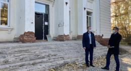 На завершение ремонта в одном из корпусов детской школы искусств Невеля выделены дополнительные средства