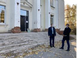 На завершение ремонта в одном из корпусов детской школы искусств Невеля выделены дополнительные средства