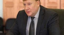 Глава администрации Пскова: Подрядчик убирает не только тротуар, но и тропинку
